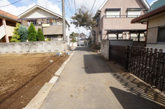 【前面道路含む現地写真】