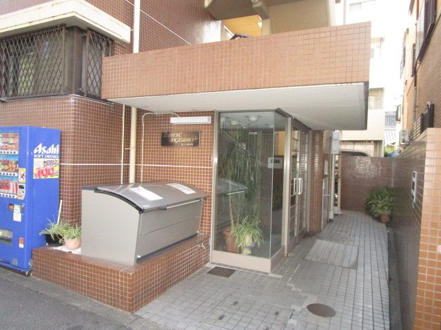 大阪市淀川区十三東１丁目の賃貸マンションのエントランス