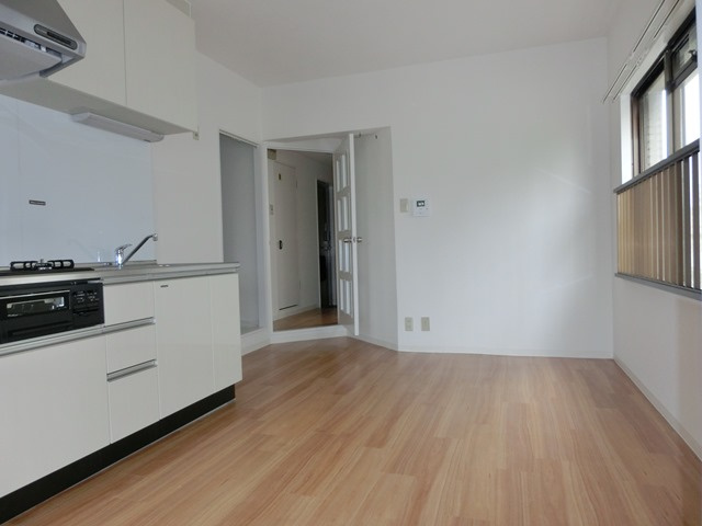 大阪市淀川区十三東１丁目の賃貸マンションの居間・リビング