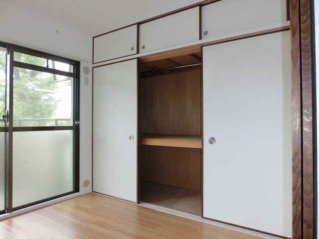 大阪市淀川区十三東１丁目の賃貸マンションの収納