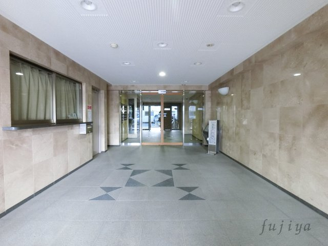 コニファーコート常盤台のエントランス
