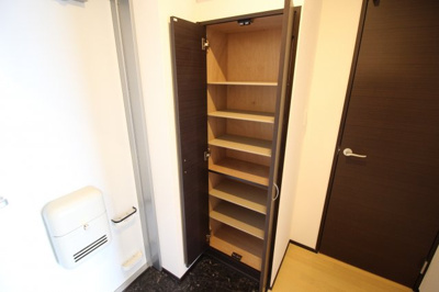 【玄関】 | レオネクストみやびⅢ | ☆シューズボックス☆