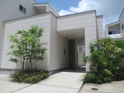 【エントランス】 | コートハウスM（久宝寺口賃貸） | エントランスです