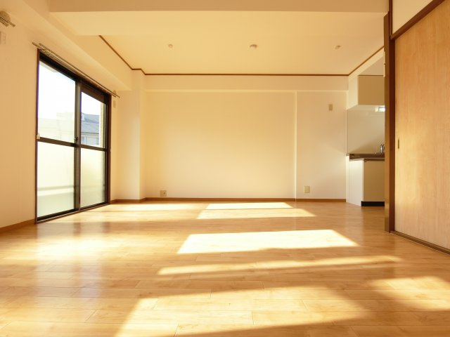 グランドメゾン津々山台の居間・リビング