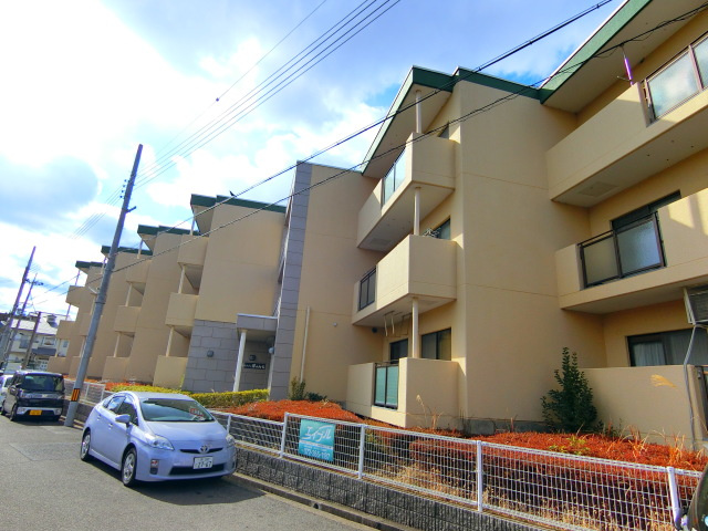 グランドメゾン津々山台の外観