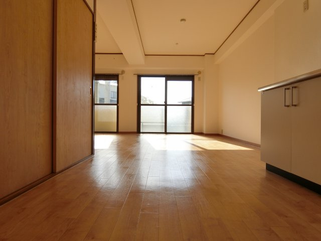 グランドメゾン津々山台の洋室