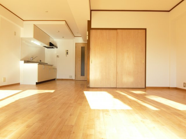 グランドメゾン津々山台の居間・リビング