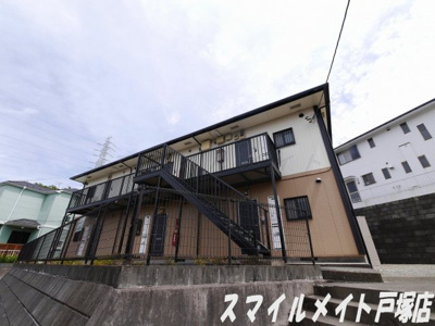 【外観】 | エステートハイライズ（えすてーとはいらいず） | 閑静な住宅街に立地するアパート１階