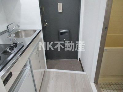 【浴室】 | ベルジュネス（八戸ノ里賃貸） | お風呂に鏡があります