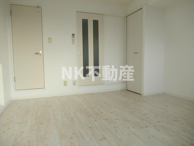 【居間・リビング】 | ベルジュネス（八戸ノ里賃貸） | 洋室です