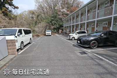 【駐車場】 | トミーズ