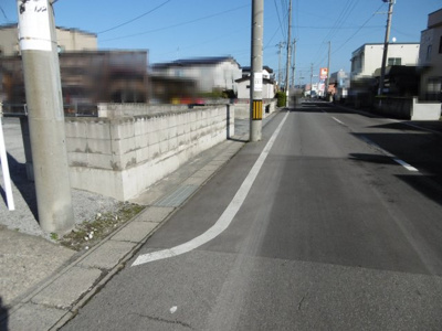 【前面道路含む現地写真】 | 黒石市浜町 売土地
