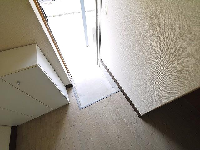 エナジー平尾の玄関|明るい玄関です