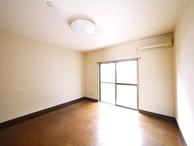 エナジー平尾の居間・リビング|使いやすい居間です