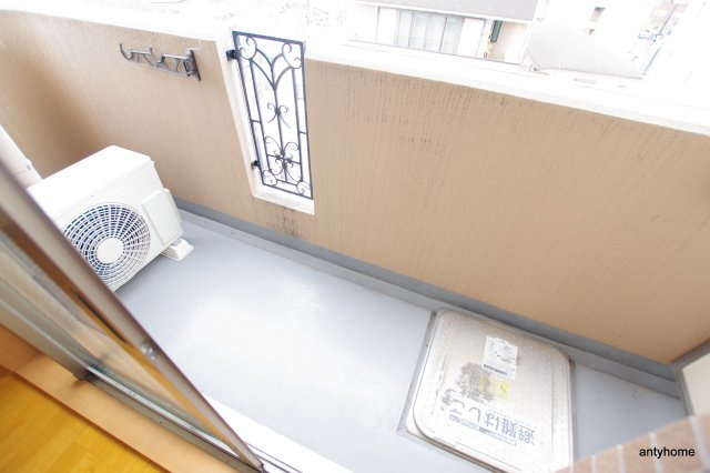ライラック都島本通　仲介手数料無料のバルコニー