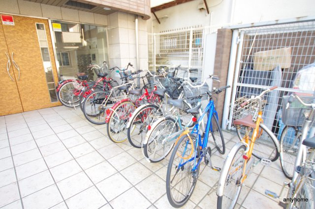 ライラック都島本通　仲介手数料無料の駐車場