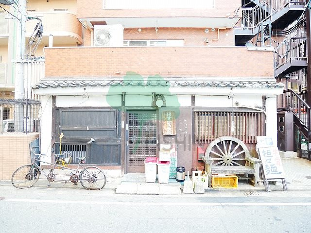 博多ニッコーハイツアネックスの外観|1階の路面店です