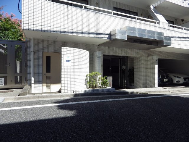 白山ヒルズのエントランス