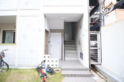 【エントランス】 | CASAHC（カーザエイチシー） | 落ち着いたエントランスです