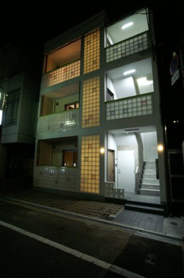【外観】 | CASAHC（カーザエイチシー） | 夜の外観