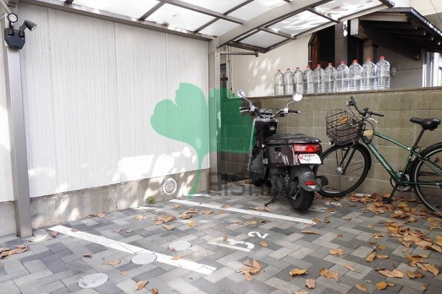 スリム箱崎の駐車場