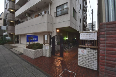 【エントランス】 | メゾーネ山下町 | みなとみらい線「元町・中華街」駅徒歩6分、JR根岸線「石川町」駅徒歩7分と好立地。