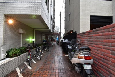 【その他共用部分】 | メゾーネ山下町 | 駐輪場・バイク置場
