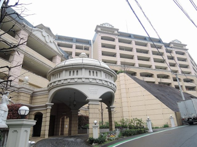 【外観】 | レイディアント横濱ユーロヒルズ | 京浜急行電鉄本線「井土ヶ谷」駅バス8分「永田町」停徒歩2分！JR湘南新宿ライン・横須賀線「保土ヶ谷」駅バス8分「永田町」停徒歩2分の3路線2駅利用可能！