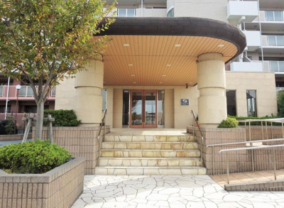 【エントランス】 | サングレイス長津田ＳＵＮ | 東急田園都市線・東急こどもの国線・JR横浜線「長津田」駅徒歩18分の3路線利用可能！
