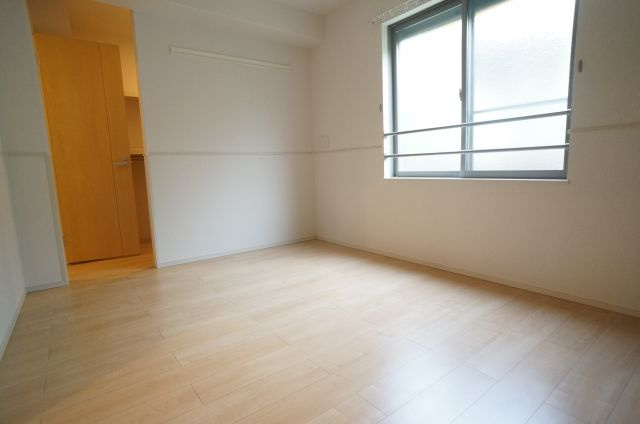 クリステル宝塚の寝室