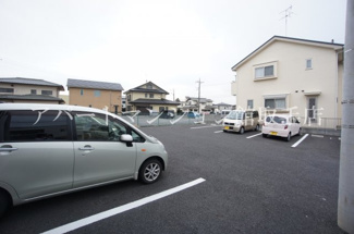 【駐車場】