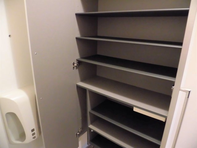 レセンテ花水木Aの玄関