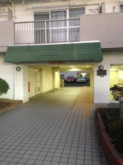 【エントランス】 | JR南武線「武蔵中原」駅徒歩8分の好立地！JR南武線・横須賀線・湘南新宿ライン・東急東横線・目黒線「武蔵小杉」駅徒歩15分またはバス3分「サントリー前」停徒歩3分の複数路線2駅利用可能！