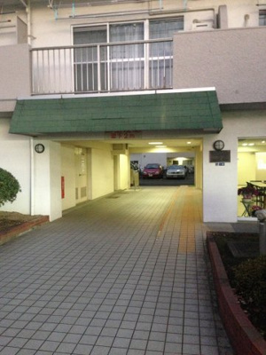 【エントランス】 | 武蔵小杉ハイツ | JR南武線「武蔵中原」駅徒歩8分の好立地！JR南武線・横須賀線・湘南新宿ライン・東急東横線・目黒線「武蔵小杉」駅徒歩15分またはバス3分「サントリー前」停徒歩3分の複数路線2駅利用可能！