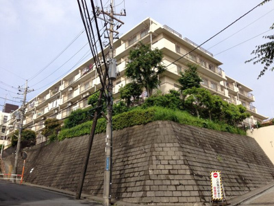 【外観】 | ハイネス溝の口 | 高台の南東向きにつき陽当り・眺望良好です♪