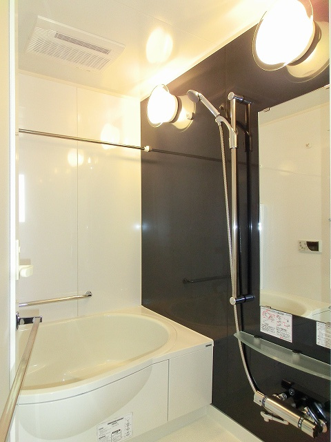 RESIDIA根岸の設備|半身浴できる楕円形の大型バスタブです