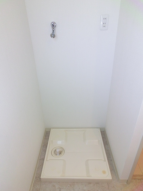 RESIDIA根岸の設備|洗面室に洗濯機置場便利です