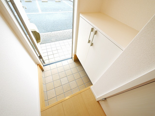 クレストハウスの玄関|毎日通る玄関はこちらです