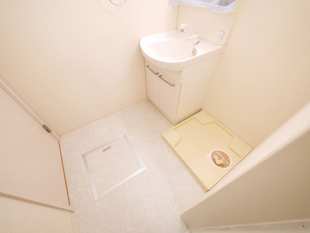 クレストハウスの洗面所|使いやすい洗面所です