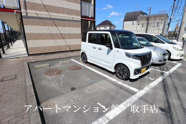 ジュピター取手の駐車場