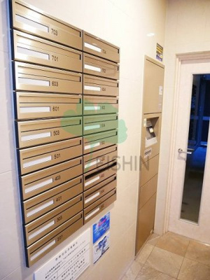 【その他共用部分】 | パークサイド博多駅東 | 集合ポストと宅配ボックススペース