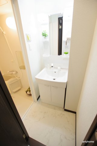 グランパシフィック毛馬　仲介手数料無料の洗面所