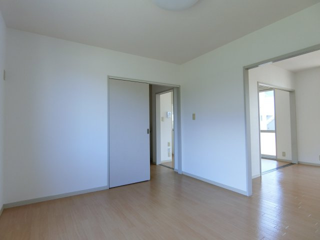 メゾンアムール　B棟の洋室|イメージ106号室の写真