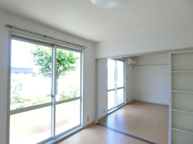 メゾンアムール　B棟の居間・リビング|イメージ106号室の写真