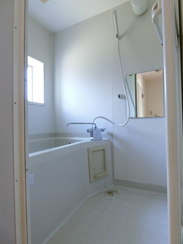 メゾンアムール　B棟の浴室|イメージ106号室の写真