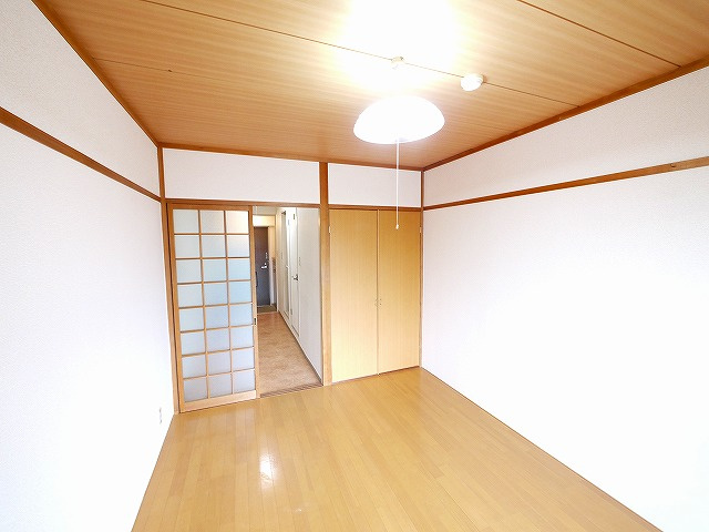 シャトレ信楽の洋室|個人の部屋や寝室として使える洋室です