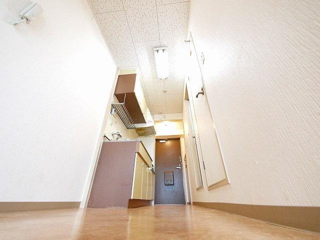 シャトレ信楽のキッチン|余裕のキッチンスペースです