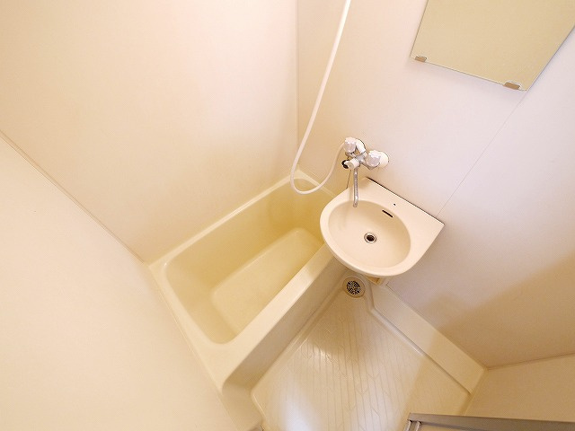 シャトレ信楽の浴室|ゆったり過ごせるお風呂です