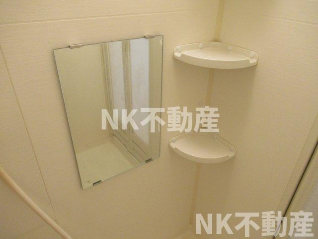 【浴室】 | epoch昭和町（エパック昭和町）（瓢箪山賃貸） | お風呂に鏡があります