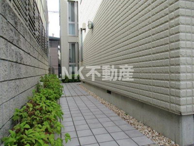 【エントランス】 | メゾンKoma（メゾンコマ）（長瀬賃貸） | 落ち着いたエントランスです